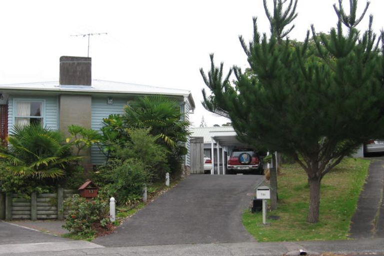Photo of property in 11 Heather Place, Sunnynook, Auckland, 0620