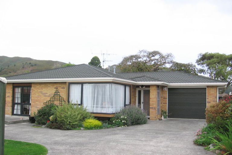 Photo of property in 38 Porutu Street, Fairfield, Lower Hutt, 5011
