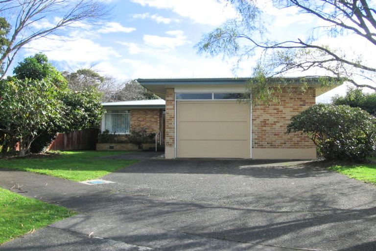 Photo of property in 10 Innes Place, Roslyn, Palmerston North, 4414
