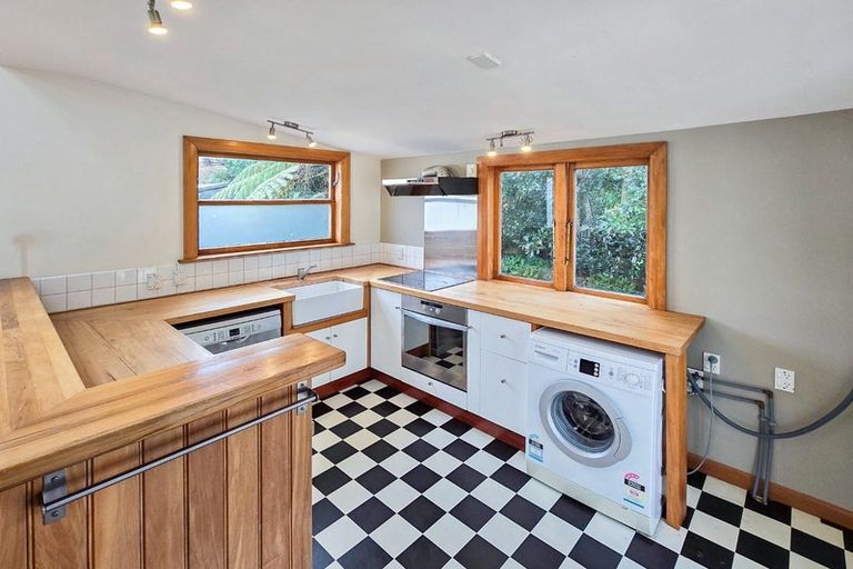 Photo of property in 12 Dee Street, Island Bay, Wellington, 6023