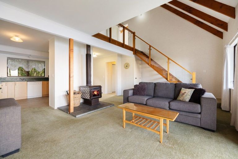 Photo of property in 1 Von Place, Fernhill, Queenstown, 9300