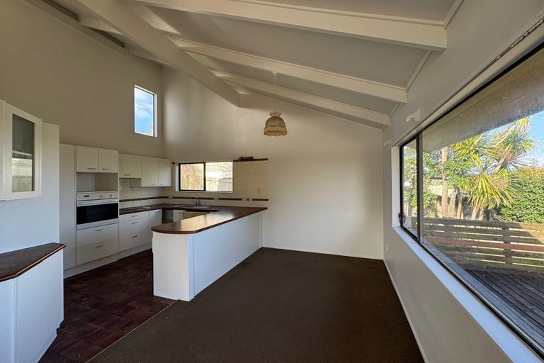 Photo of property in 18 Pemberton Avenue, Bayview, Auckland, 0629