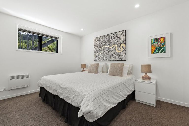 Photo of property in 16 Highlands Close, Queenstown, 9300