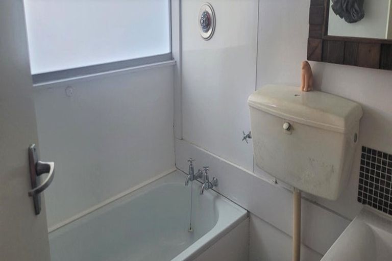 Photo of property in Mccallister Heights, 381u7 Adelaide Road, Newtown, Wellington, 6021