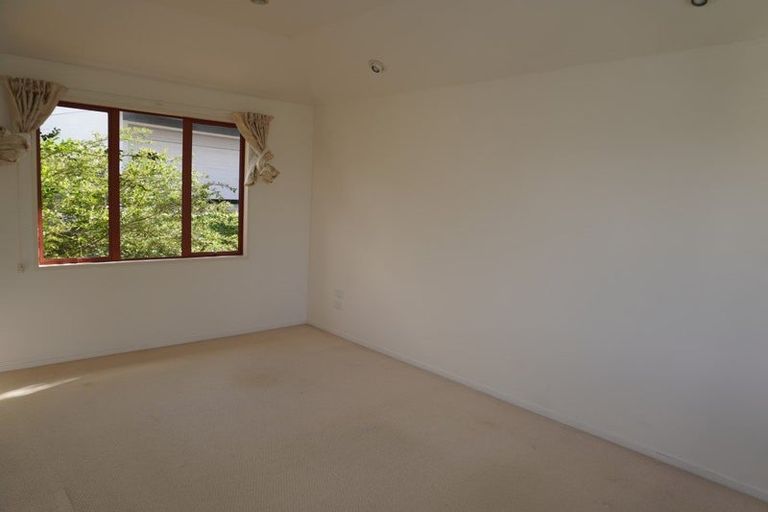 Photo of property in 72 Heathcote Road, Castor Bay, Auckland, 0620