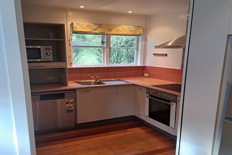 Photo of property in 11 Warwick Street, Wilton, Wellington, 6012