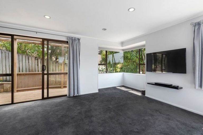 Photo of property in 2/15 Flavia Close, Torbay, Auckland, 0630