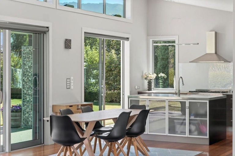 Photo of property in 28 Sam John Place, Lake Hawea, 9382