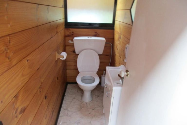 Photo of property in 21 Oriwa Street, Waikanae, 5036