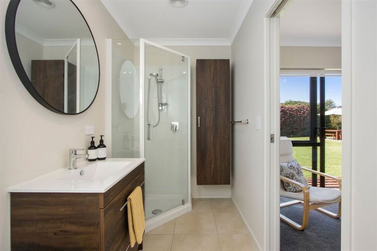 Photo of property in 48 Kayelene Place, Omokoroa, 3114