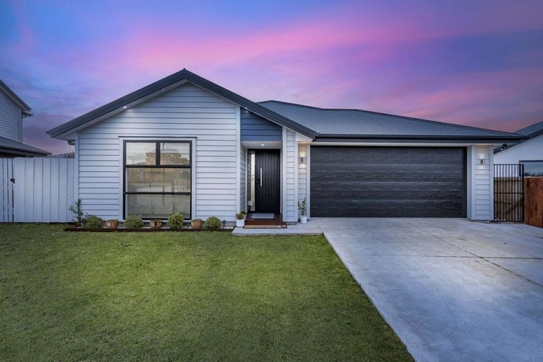 Photo of property in 11 Clonbunny Close, Rolleston, 7614