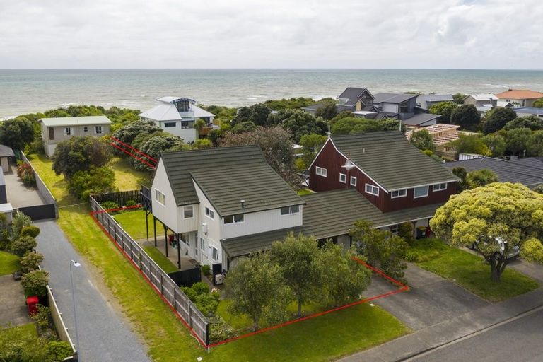 Photo of property in 241 Manly Street, Paraparaumu Beach, Paraparaumu, 5032