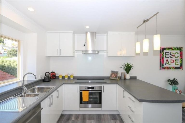Photo of property in 33u2 Hawker Street, Mount Victoria, Wellington, 6011