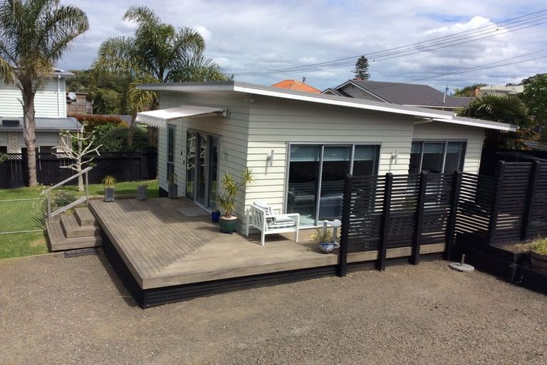 Photo of property in 15 Old Lake Road, Narrow Neck, Auckland, 0624