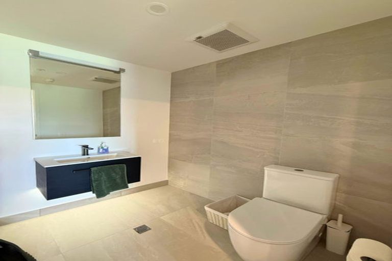 Photo of property in 4/7 Northlake Drive, Wanaka, 9305