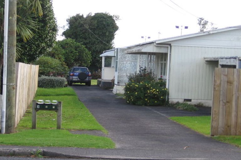 Photo of property in 2/5 Taikata Road, Te Atatu Peninsula, Auckland, 0610