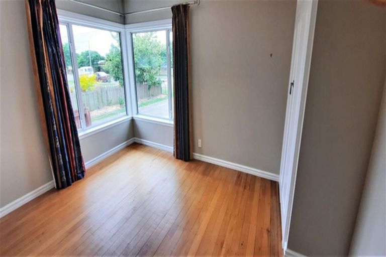 Photo of property in 162 Springs Road, Hornby, Christchurch, 8042