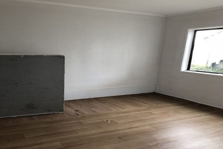 Photo of property in 621 Massey Road, Mangere, Auckland, 2022