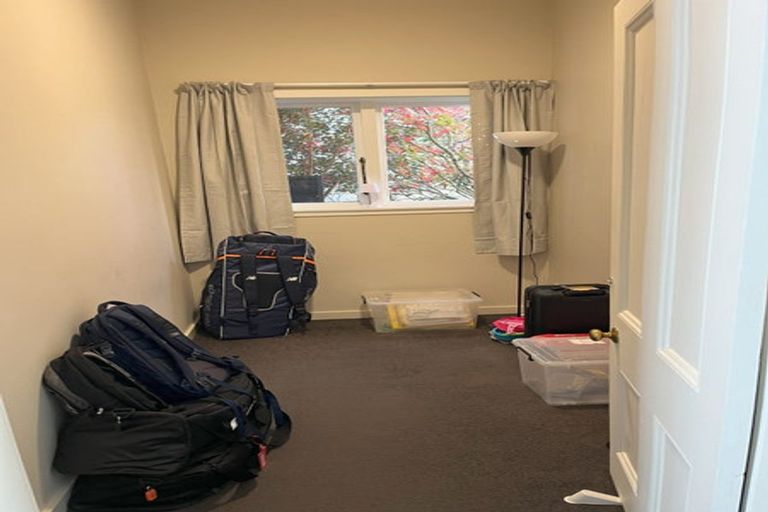 Photo of property in 28 Patanga Crescent, Thorndon, Wellington, 6011