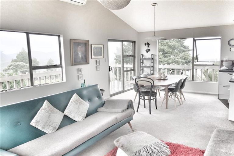 Photo of property in 168a Scenic Drive, Titirangi, Auckland, 0604