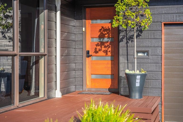 Photo of property in 16 The Avenue, Paraparaumu Beach, Paraparaumu, 5032