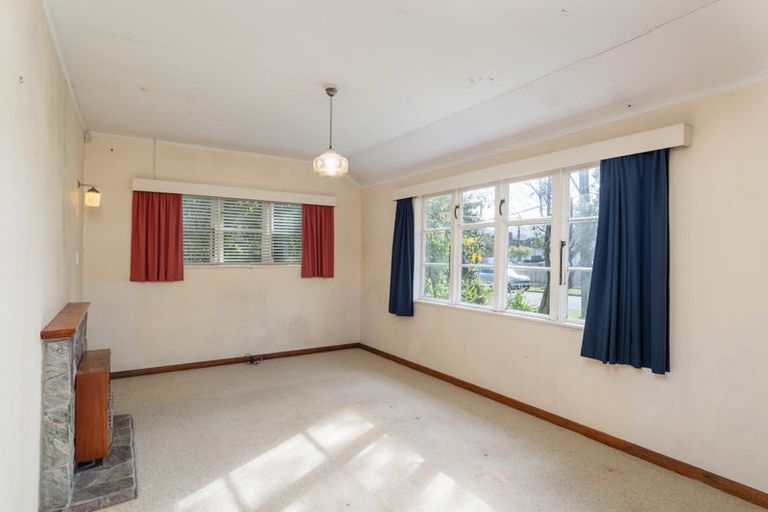 Photo of property in 72 Durham Crescent, Fairfield, Lower Hutt, 5011
