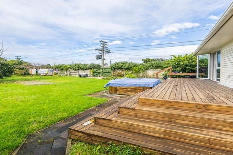 Photo of property in 2 Orakau Road, Mangere East, Auckland, 2024
