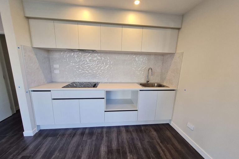 Photo of property in 5 Skua Road, Hobsonville, Auckland, 0616