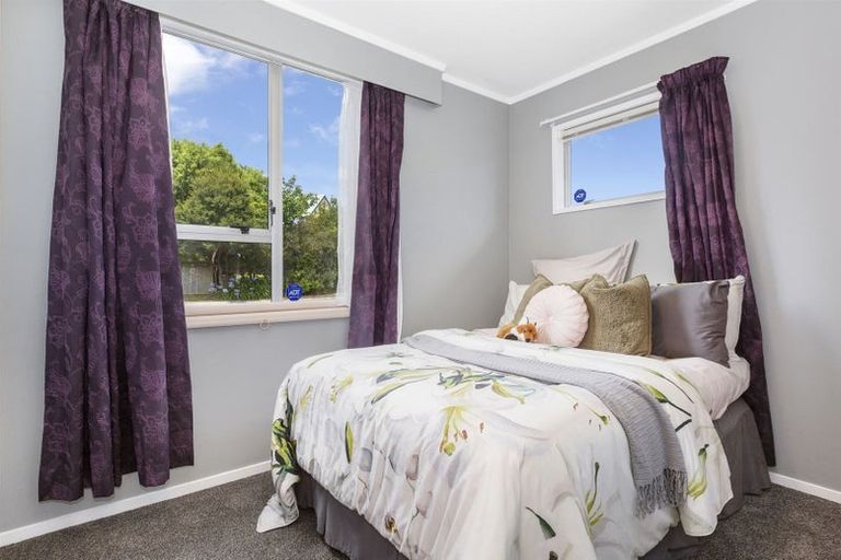 Photo of property in 45 Hicks Close, Whitby, Porirua, 5024