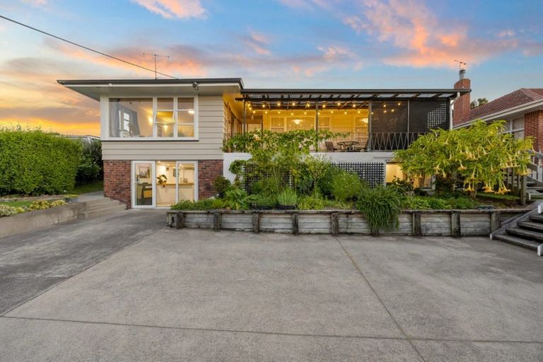 Photo of property in 14 Sherwood Avenue, Te Atatu South, Auckland, 0610