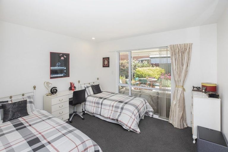 Photo of property in 9 Tavistock Place, Russley, Christchurch, 8042