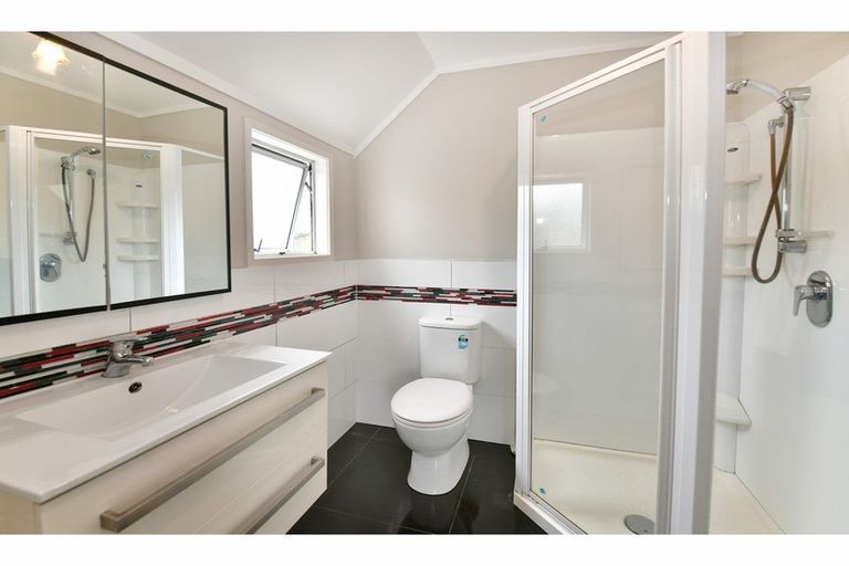 Photo of property in 11a Milton Road, Orewa, 0931