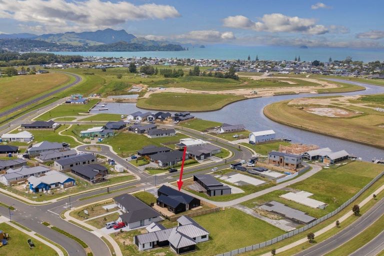 Photo of property in 4 Ngaroma Crescent, Whitianga, 3510