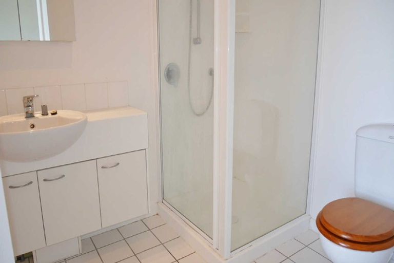 Photo of property in 7 Oakford Close, Riccarton, Christchurch, 8011