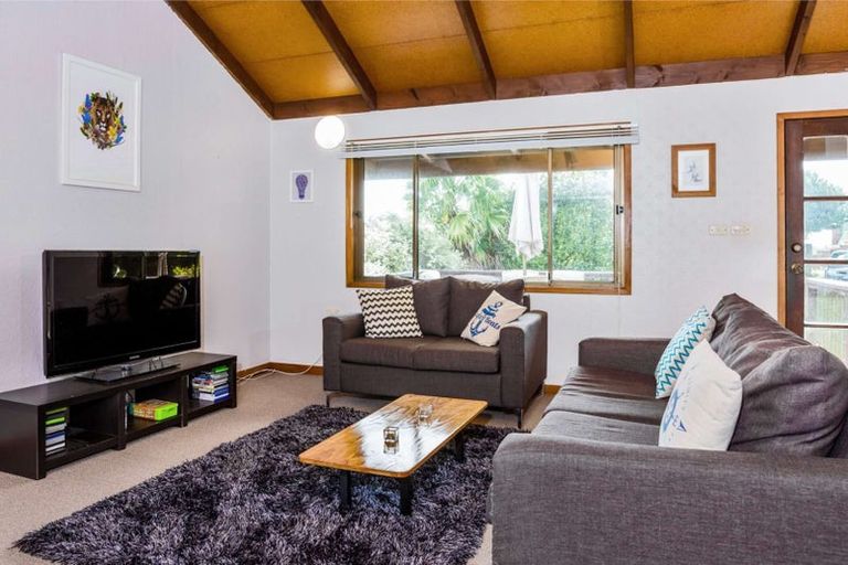 Photo of property in 12 Lilburn Crescent, Massey, Auckland, 0614