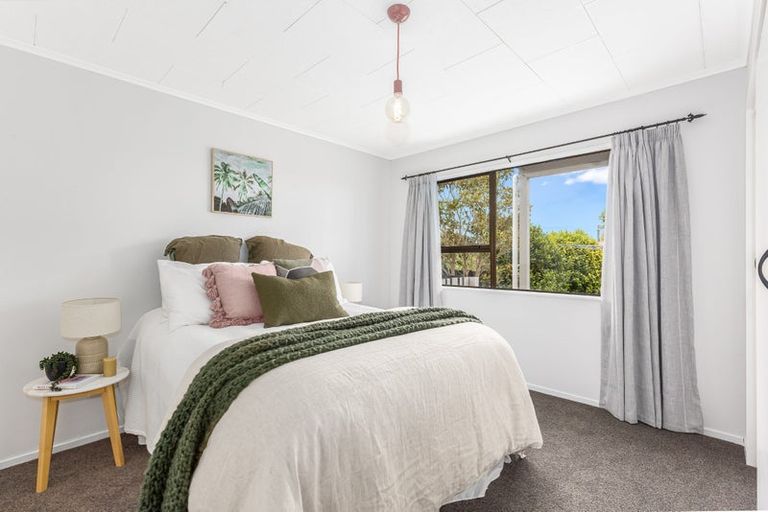 Photo of property in 28 Mercury Way, Whitby, Porirua, 5024