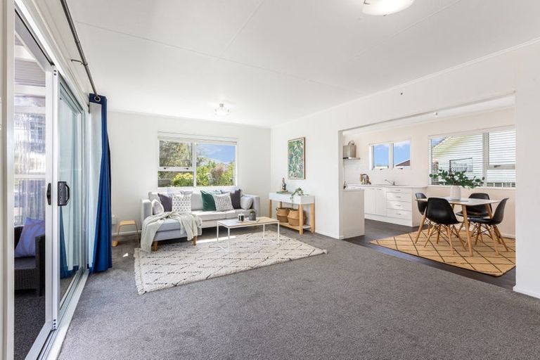 Photo of property in 3 Toporoa View, Ascot Park, Porirua, 5024