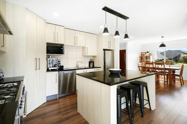 Photo of property in 175 Woodman Drive, Tawa, Wellington, 5028