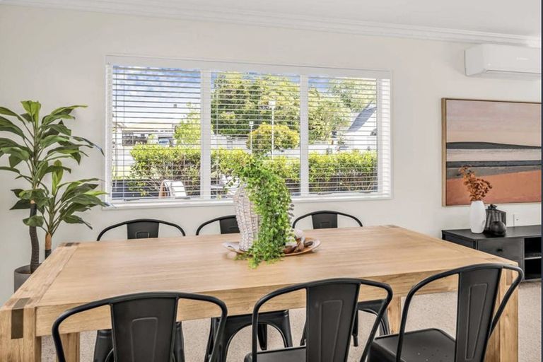 Photo of property in 2/37 Fourth Avenue, Tauranga, 3110