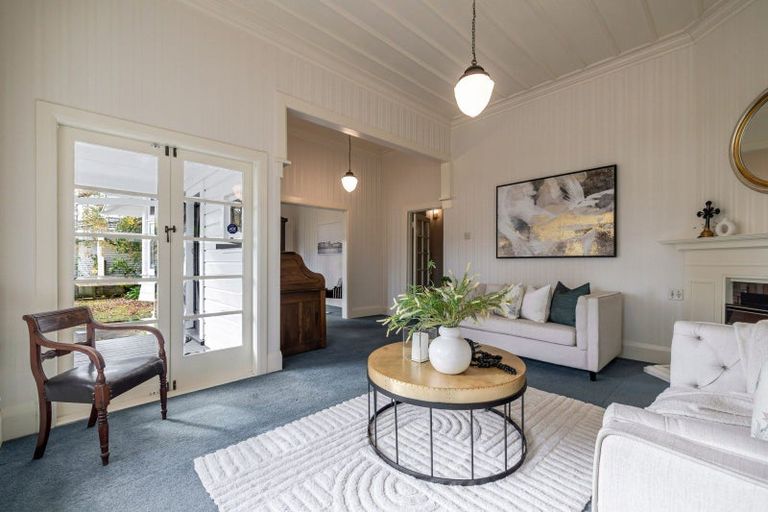 Photo of property in 350 College Street, West End, Palmerston North, 4410