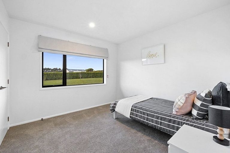 Photo of property in 132 Henwood Road, Paraite, New Plymouth, 4372