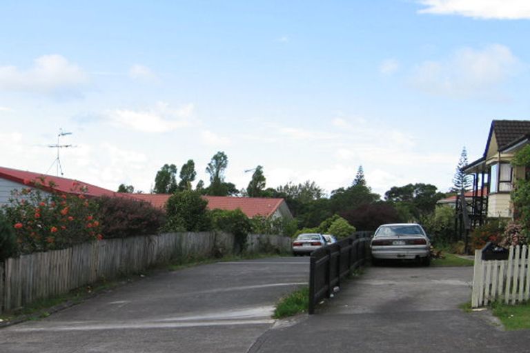 Photo of property in 51 Holmes Drive South, Massey, Auckland, 0614