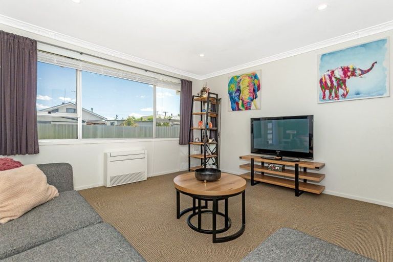 Photo of property in 2/10 Queens Road, Elgin, Gisborne, 4010