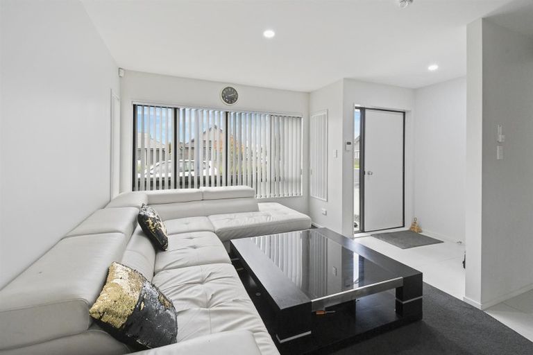 Photo of property in 27 Kotuku Crescent, Takanini, 2112