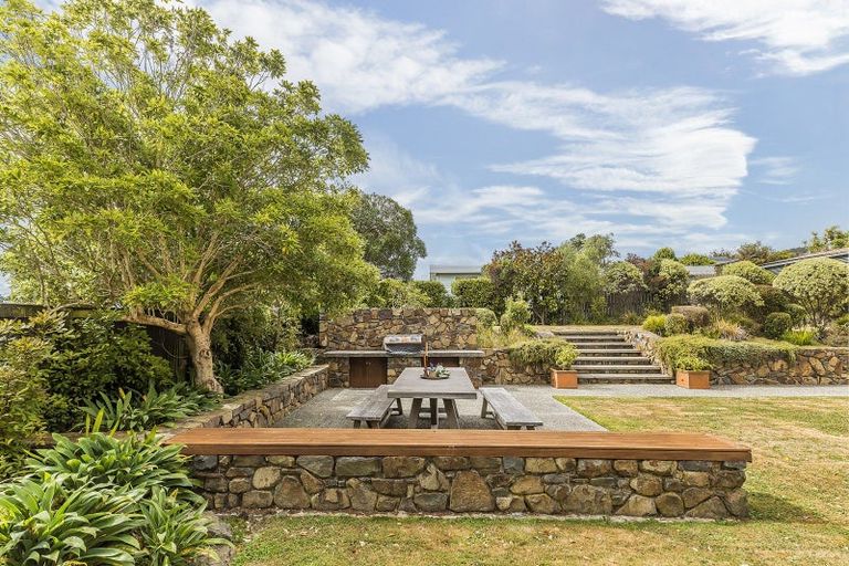 Photo of property in 11 Trelissick Crescent, Ngaio, Wellington, 6035