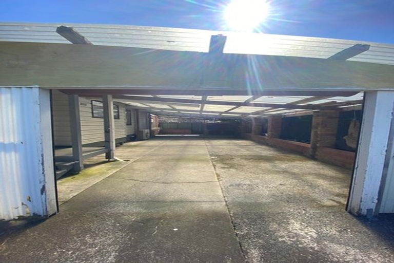 Photo of property in 19 Manuroa Road, Takanini, 2112