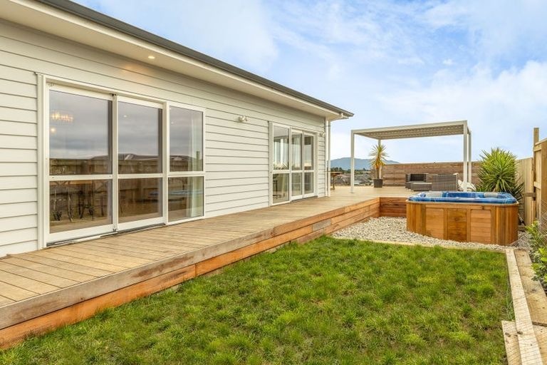 Photo of property in 7 Karearea Avenue, Waikanae, 5036