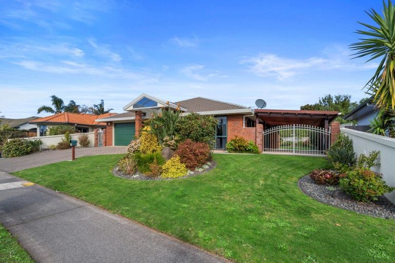 Photo of property in 140 Gravatt Road, Papamoa Beach, Papamoa, 3118