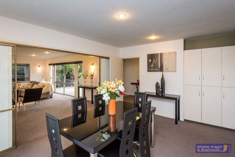 Photo of property in 27 Highfield Place, Avonhead, Christchurch, 8042