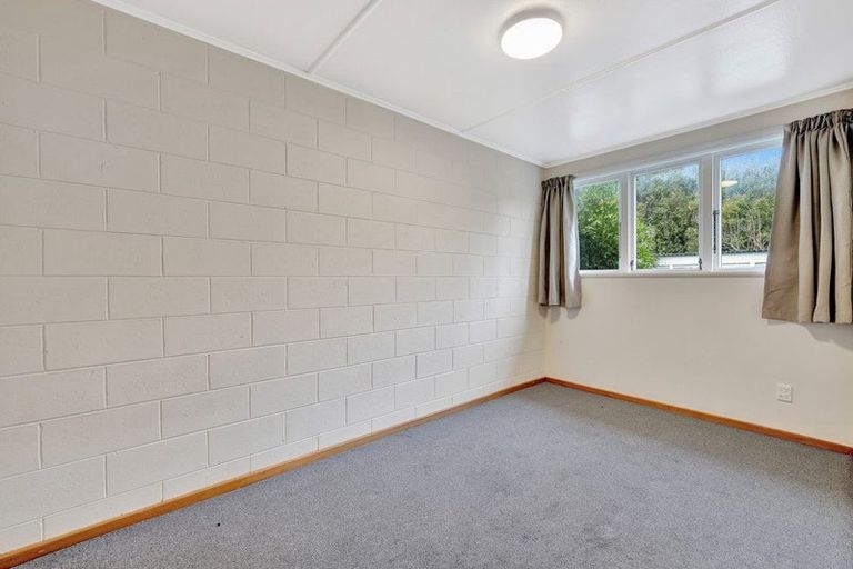 Photo of property in 21 Ealing Street, Redwood, Christchurch, 8051